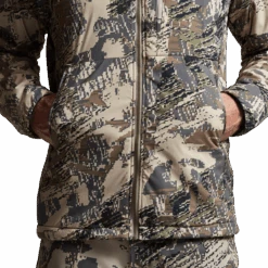 'Sitka' Men's Ambient Jacket - Big Game : Optifade Open Country -Shoes Boot Store img SITKA BG 2022 600043 OB Ambient Jacket Optifade Open Country Studio 00767 1024x1024@2x